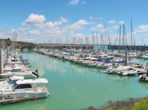 Отель ibis Granville Port De Plaisance  Гранвиль
